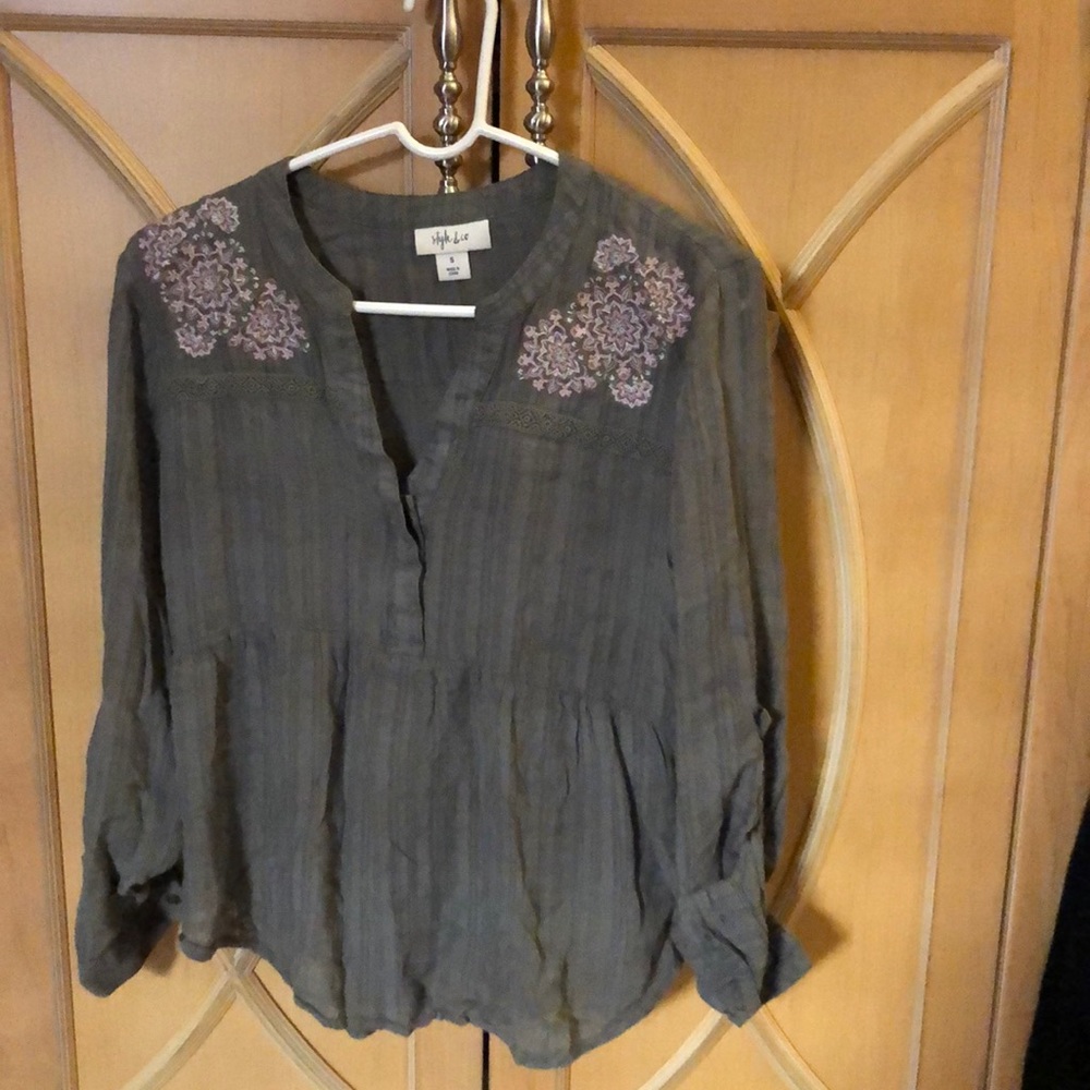 Moss green embroidered retro hippie shirt